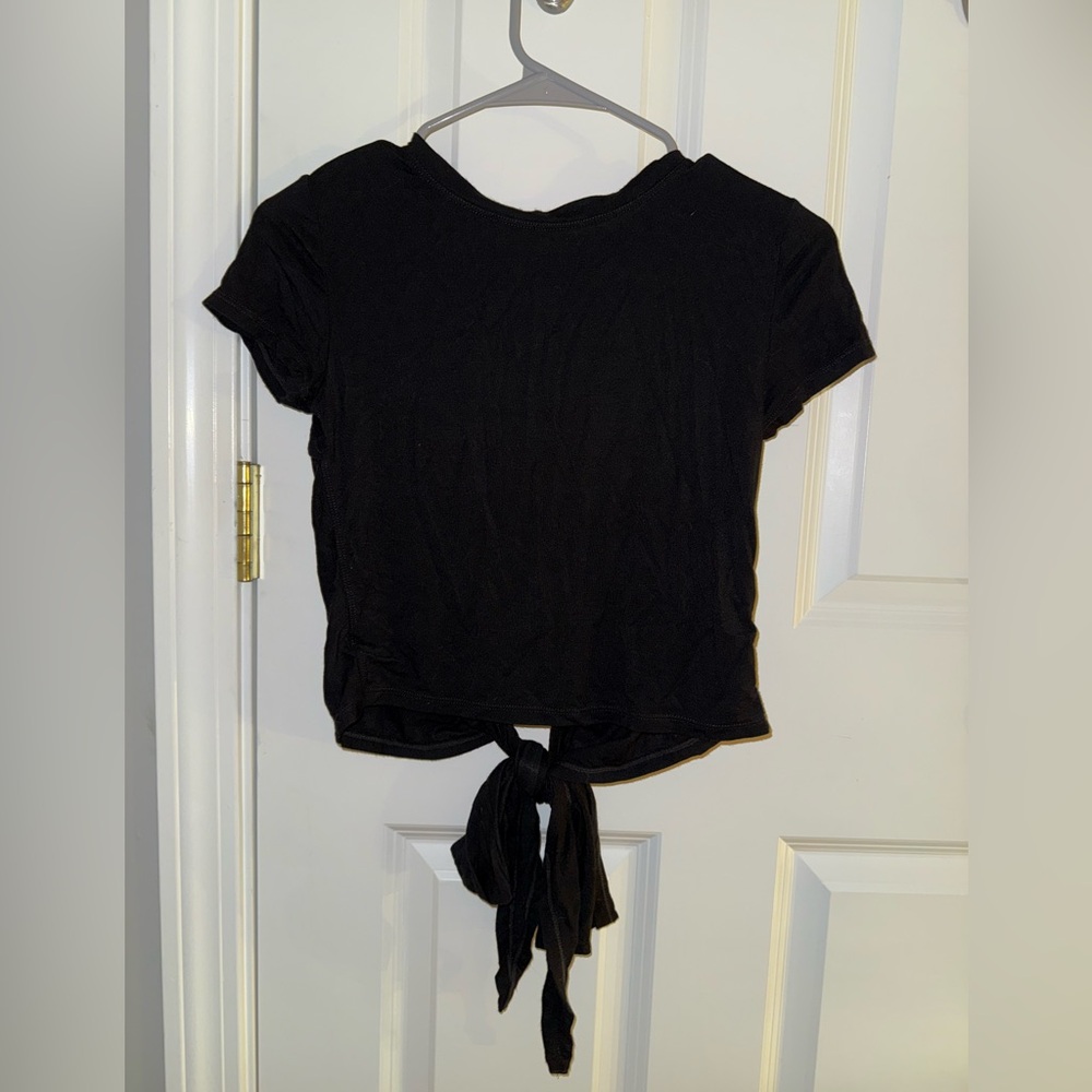 Women’s Black Crop Tight-Fitted T-Shirt with Cutout and Tie in Back